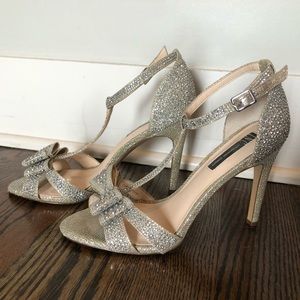 Adorable rhinestone 3in heels!